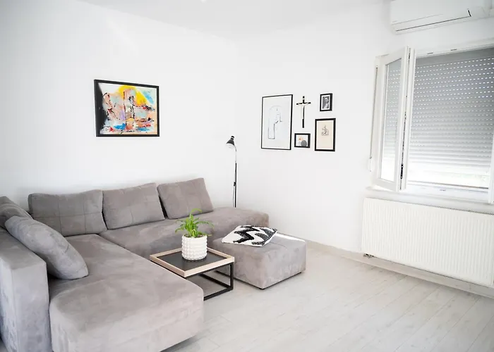 公寓 The Sun And The Moon 扎达尔