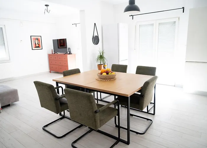 The Sun And The Moon Διαμέρισμα