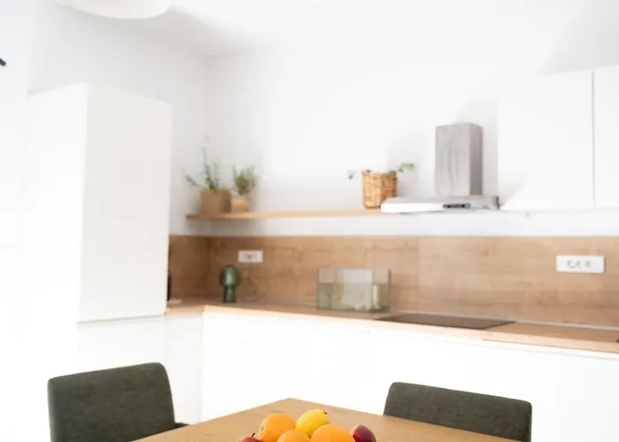 公寓 The Sun And The Moon *